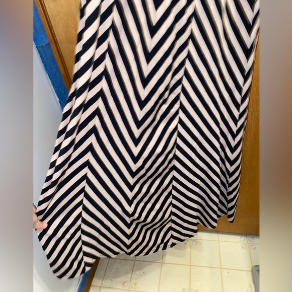 Monteau Maxi Dress - Picture 8 of 8